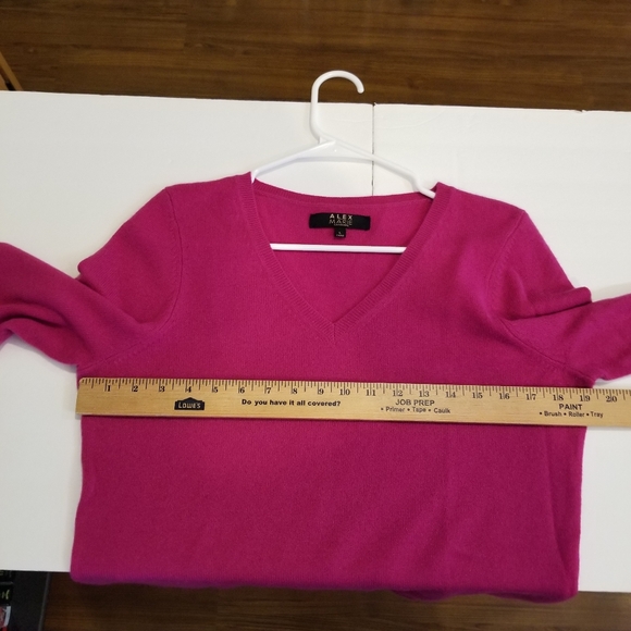Alex Marie Cashmere Sweater Womens Large V Neck Fuchsia Pullover Ribbed Cuff Hem - Picture 6 of 7